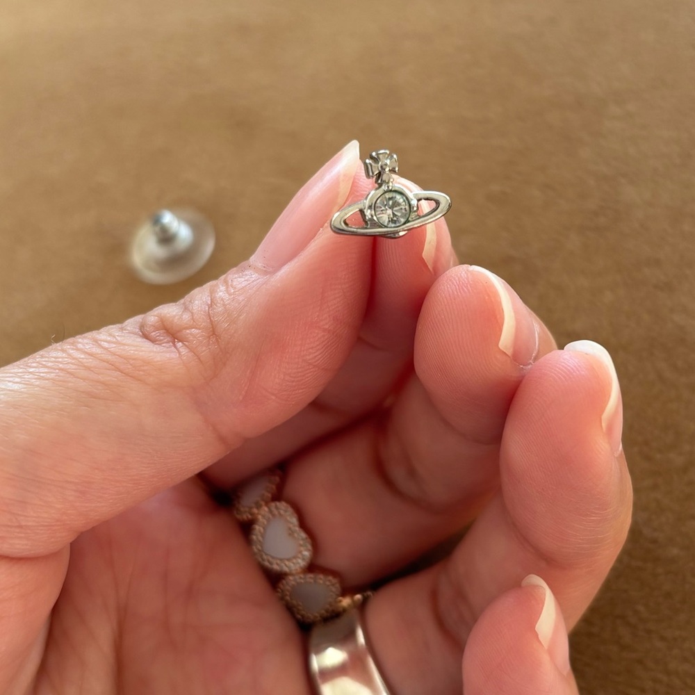 ✨Vivienne Westwood Stud Earring
